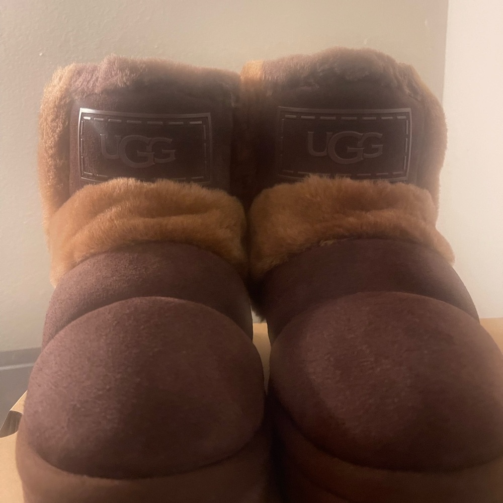 NEW UGG Classic Chillapeak Size 8 Brown Sheepskin Boots